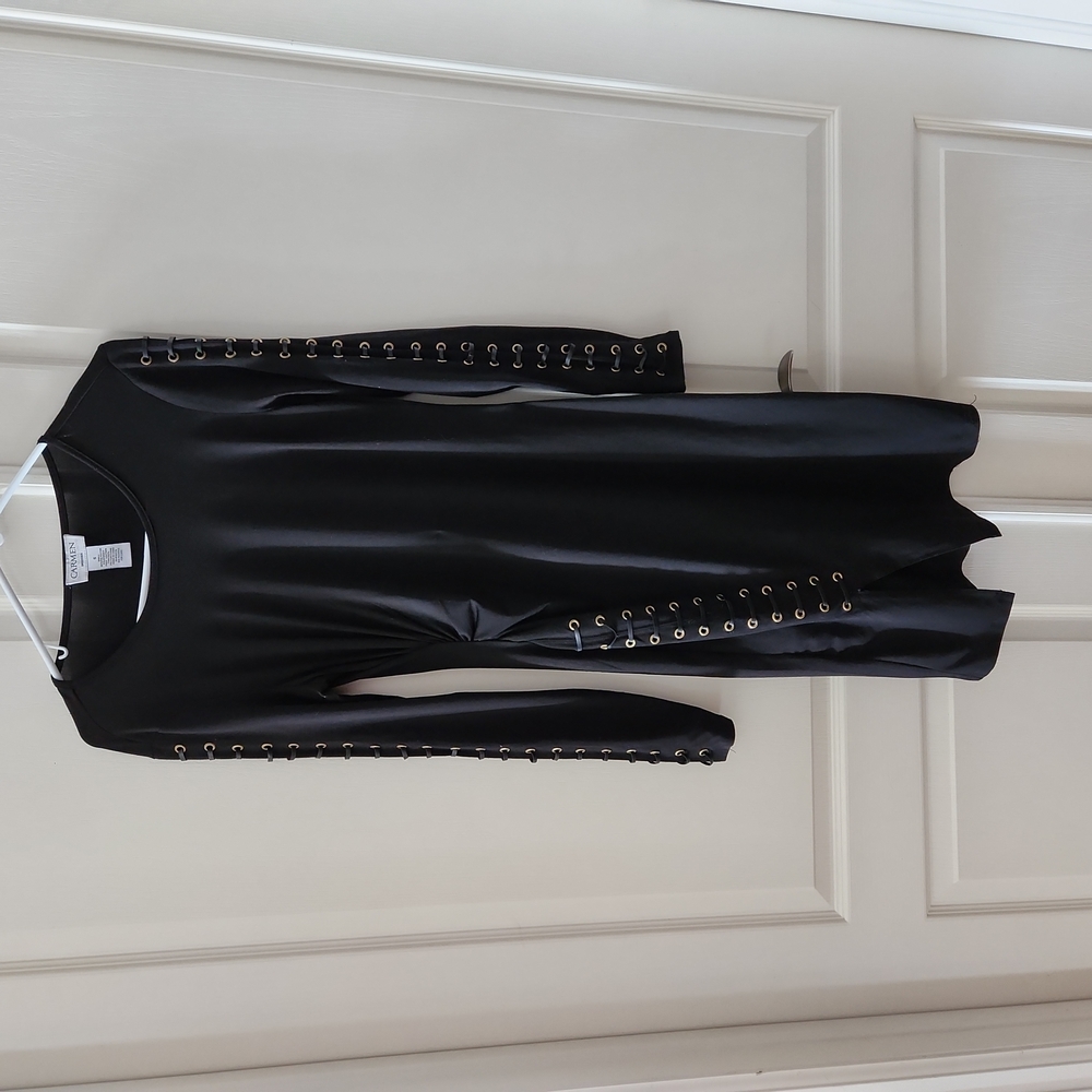 Carmen Marc Valvo long sleeve dress